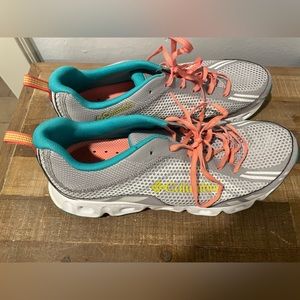 Columbia Women’s Size 11 Sneakers. White/Gray, Turquoise, & Salmon. Athletic